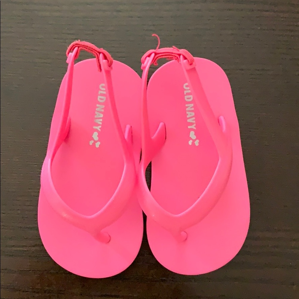Toddler Girl old navy flip flops